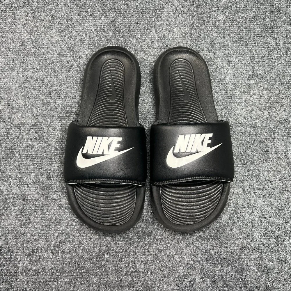 Nike Victori One Slides Men's 8 Black Athletic Recovery Beach Flip‎ Flop Sandals